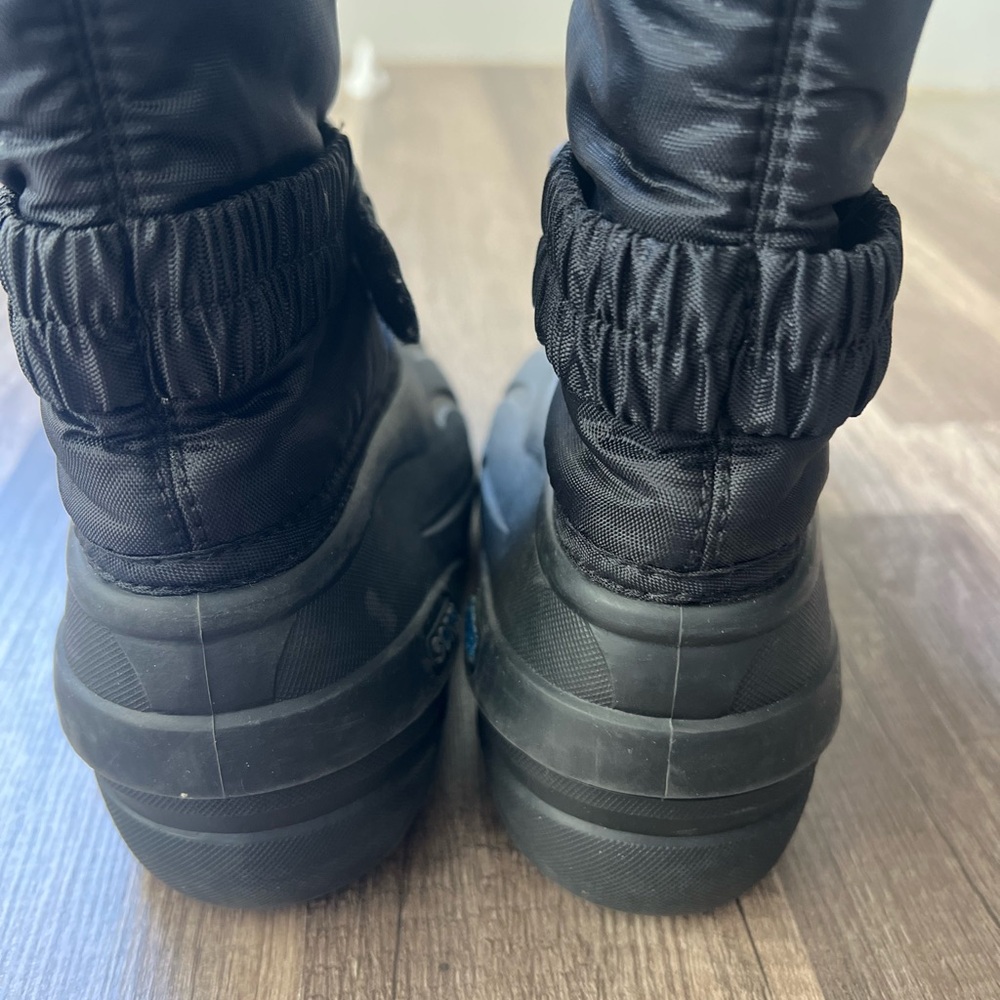 Sorel Boys Size 2 Black Blue Snow Boots EUC - Picture 10 of 11